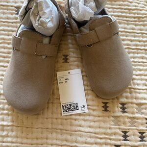 H&M Kids Tan Slippers